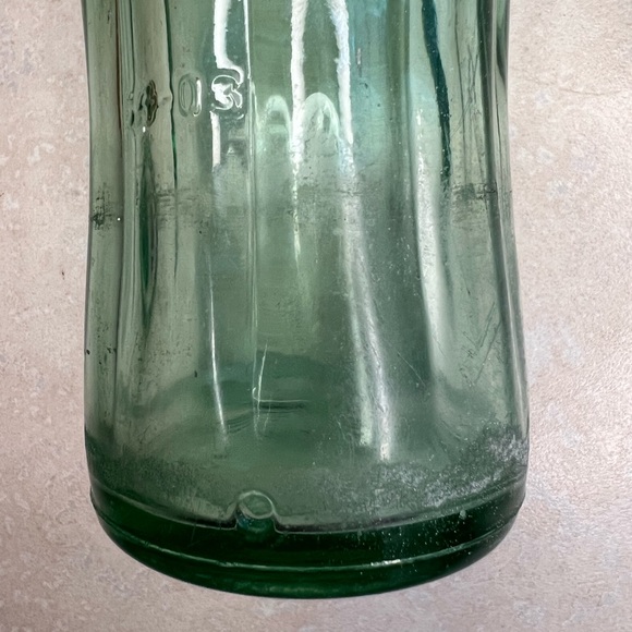 Vintage Coca Cola Green Glass Bottle 16 fl. oz. 1/2 Quart - Picture 6 of 16